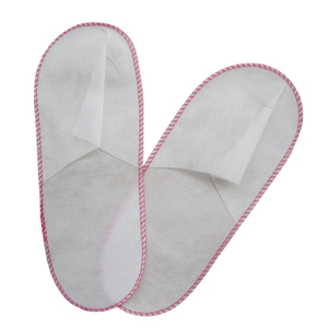 Disposable nonwoven PP slippers with toe open
